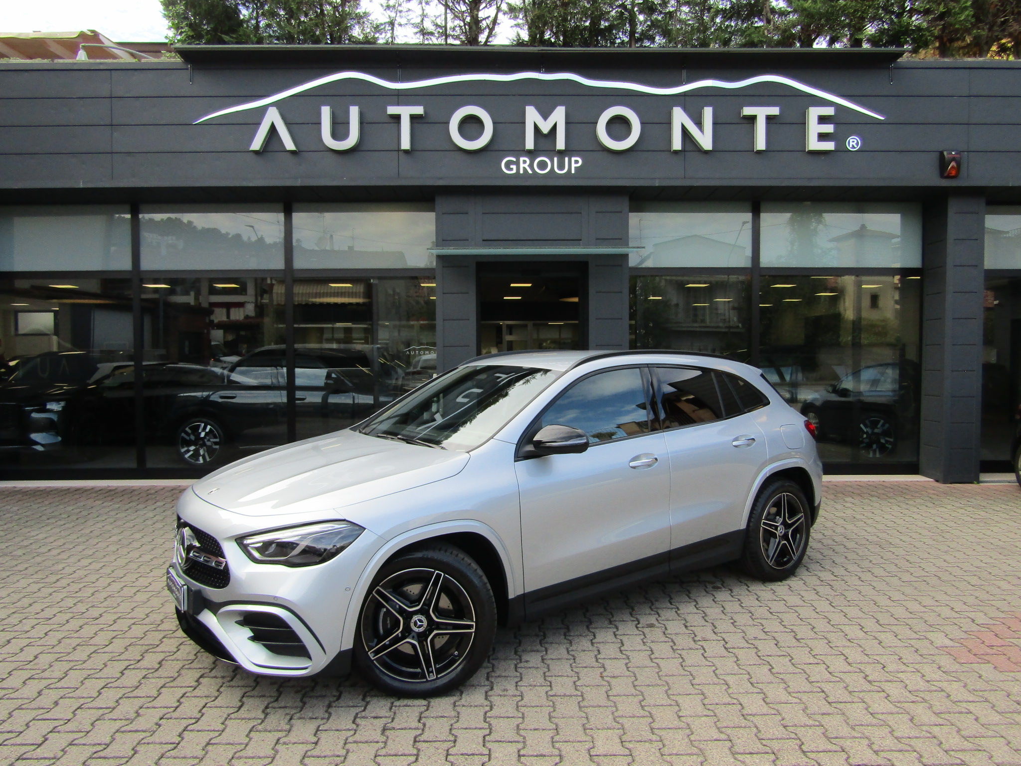 Mercedes-Benz GLA 200 d AMG LINE AUTO KM 0,NIGHT PACK,FARI LED MULTIBEAM, CERCHI AMG 19'',LUCI AMBIENTE