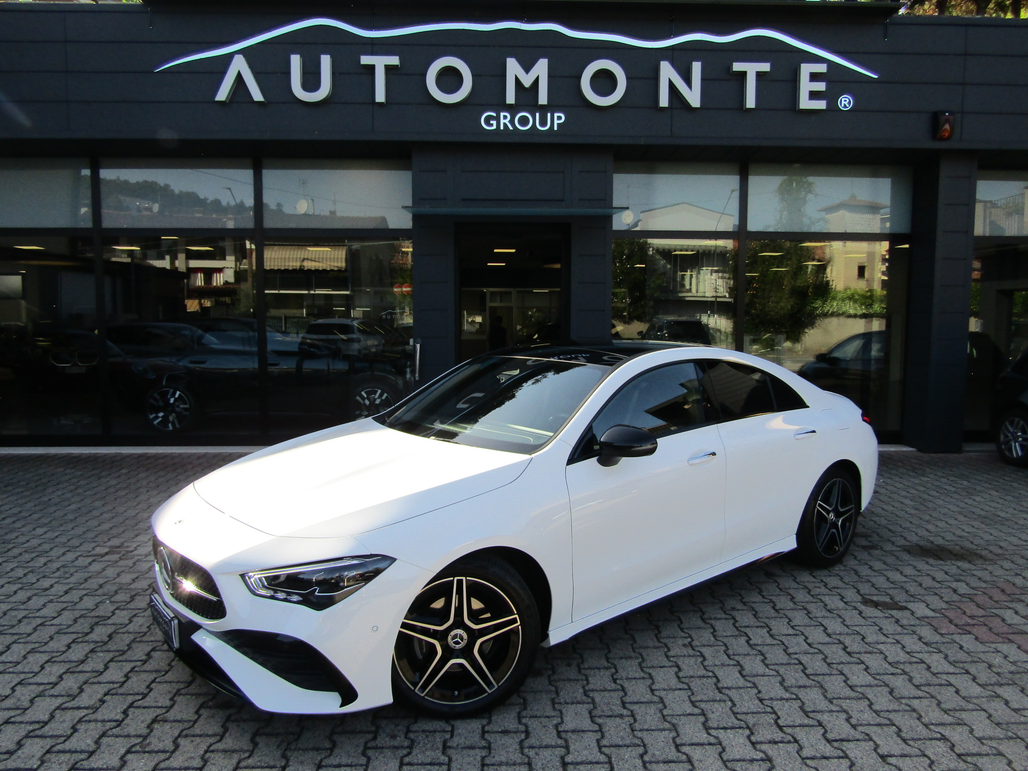 Mercedes-Benz CLA 180 D AMG LINE , TETTO PANORAMICO, PACK NIGHT, LUCI AMBIENTE