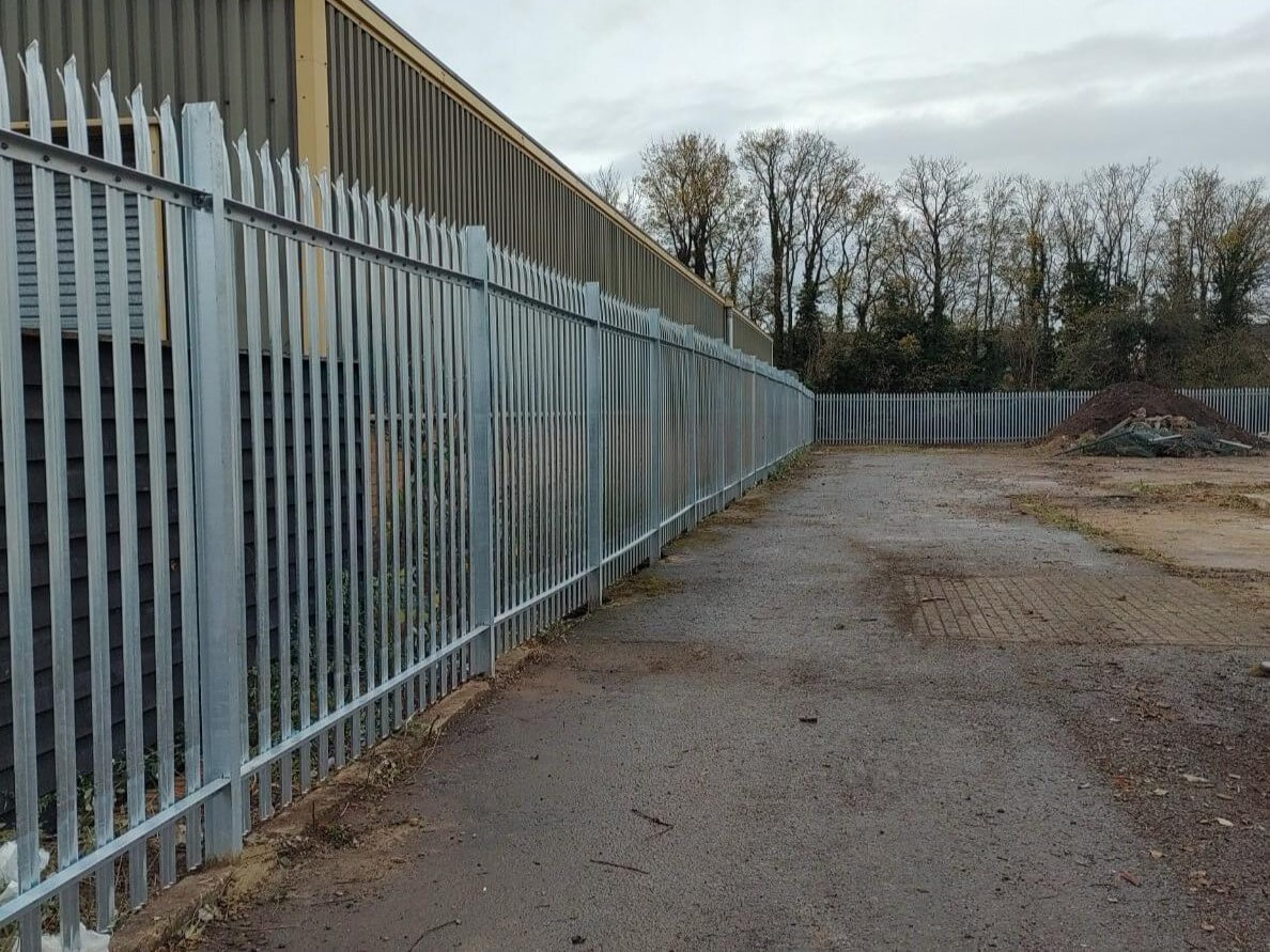 Security, metal railings & hoarding