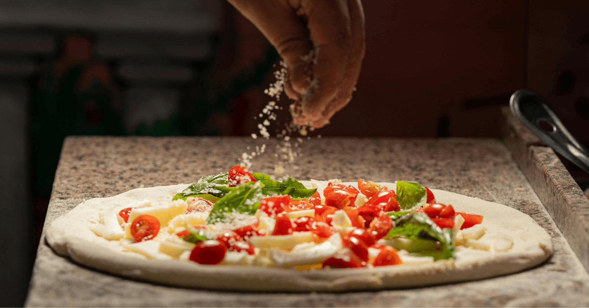 garniture pizza maison tomates mozzarella basilic préparation pizza ingrédients pizza