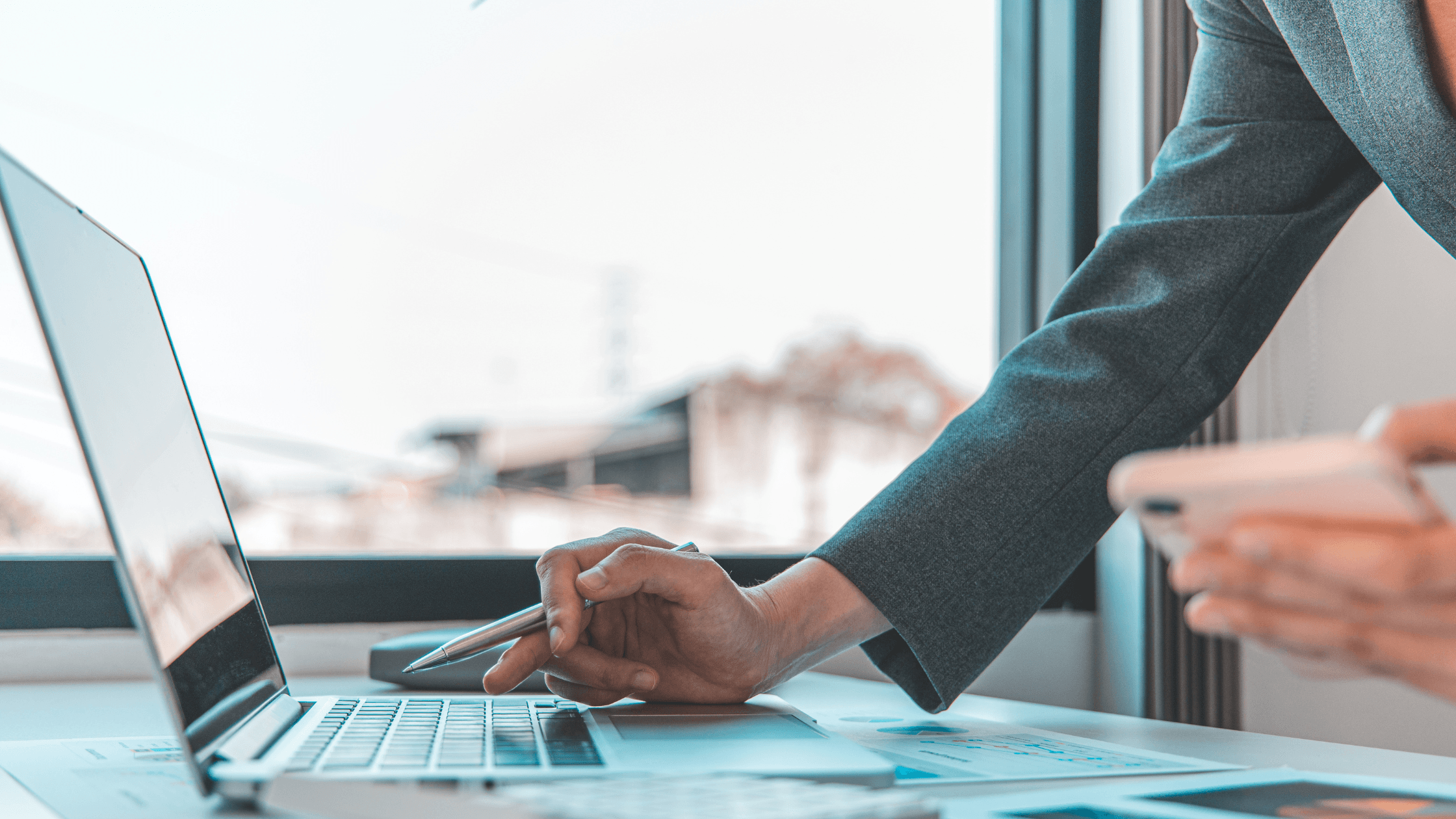 Chatbots para empresas: guía de implementación con IA