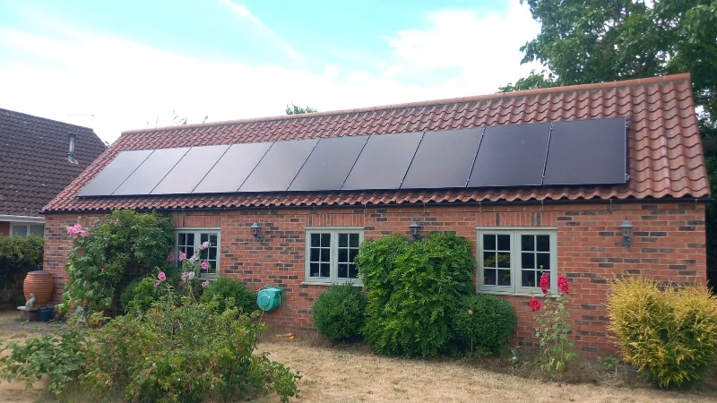 Solar Panel and Vaillant Air Source Heat Pump Package