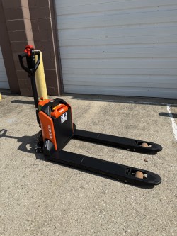 Noblelift PTE45N powered pallet truck with ergonomic handle and heavy-duty design for warehouse material handling