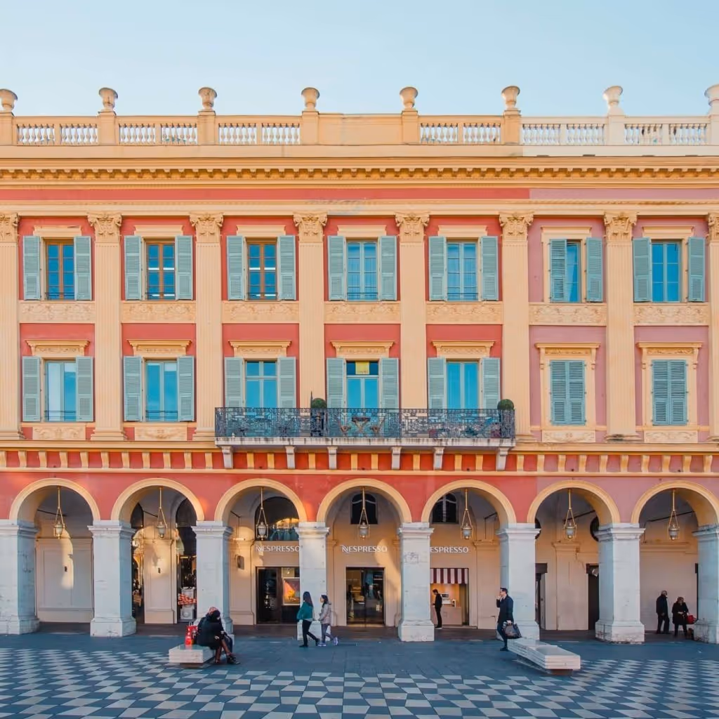 Photo de l'agence Artich.io shopify dans les bureaux à Nice