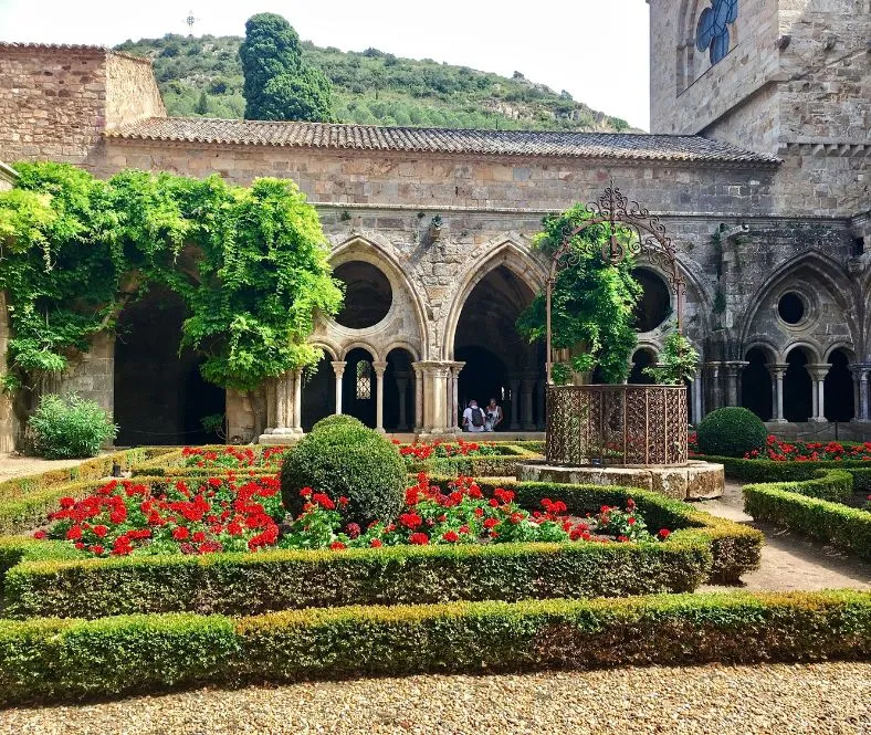 visiter la France : abbaye de Fontfroide à Narbonne