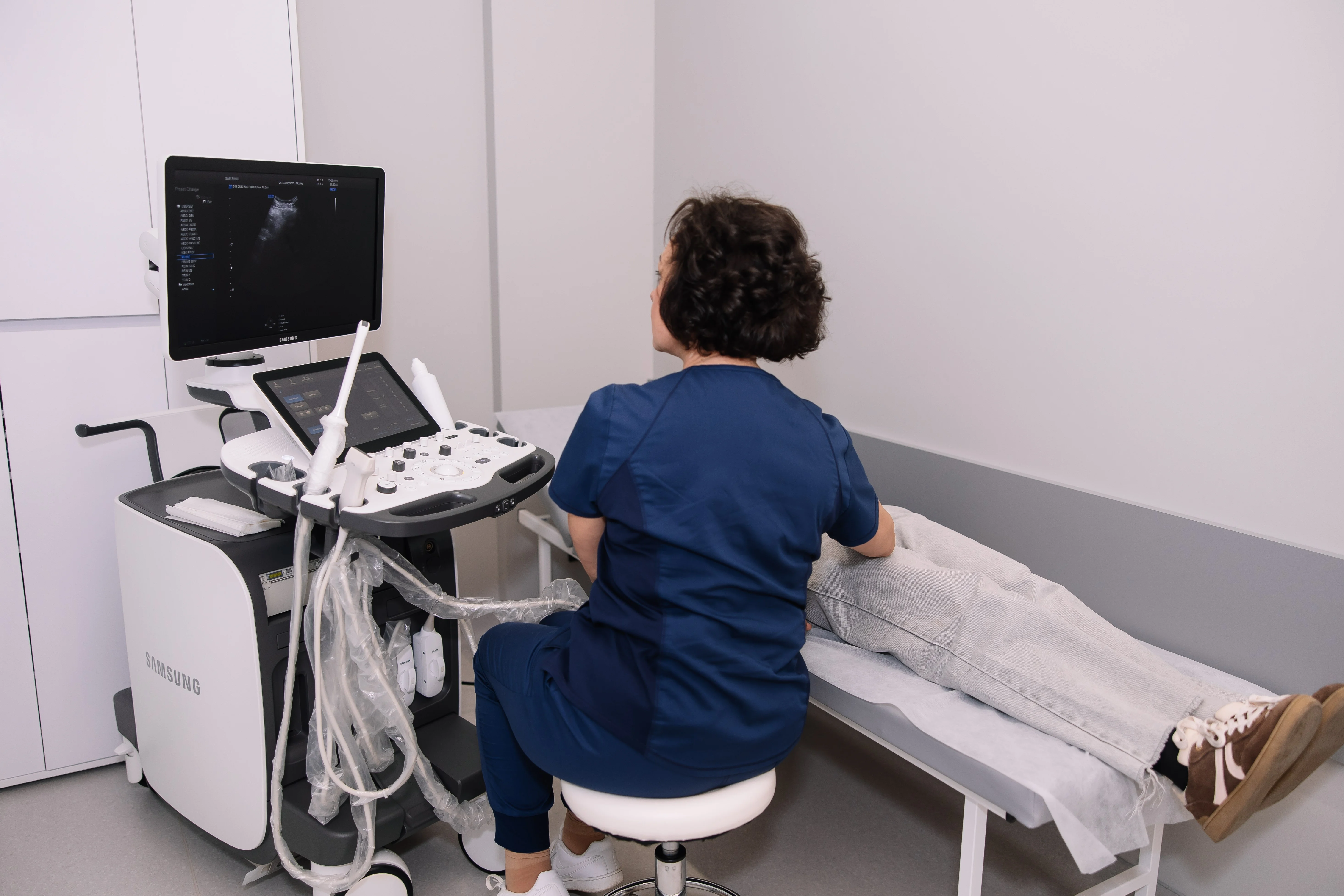 Щорічний check-up для жінок: чому УЗД молочних залоз та малого таза рятує життя
