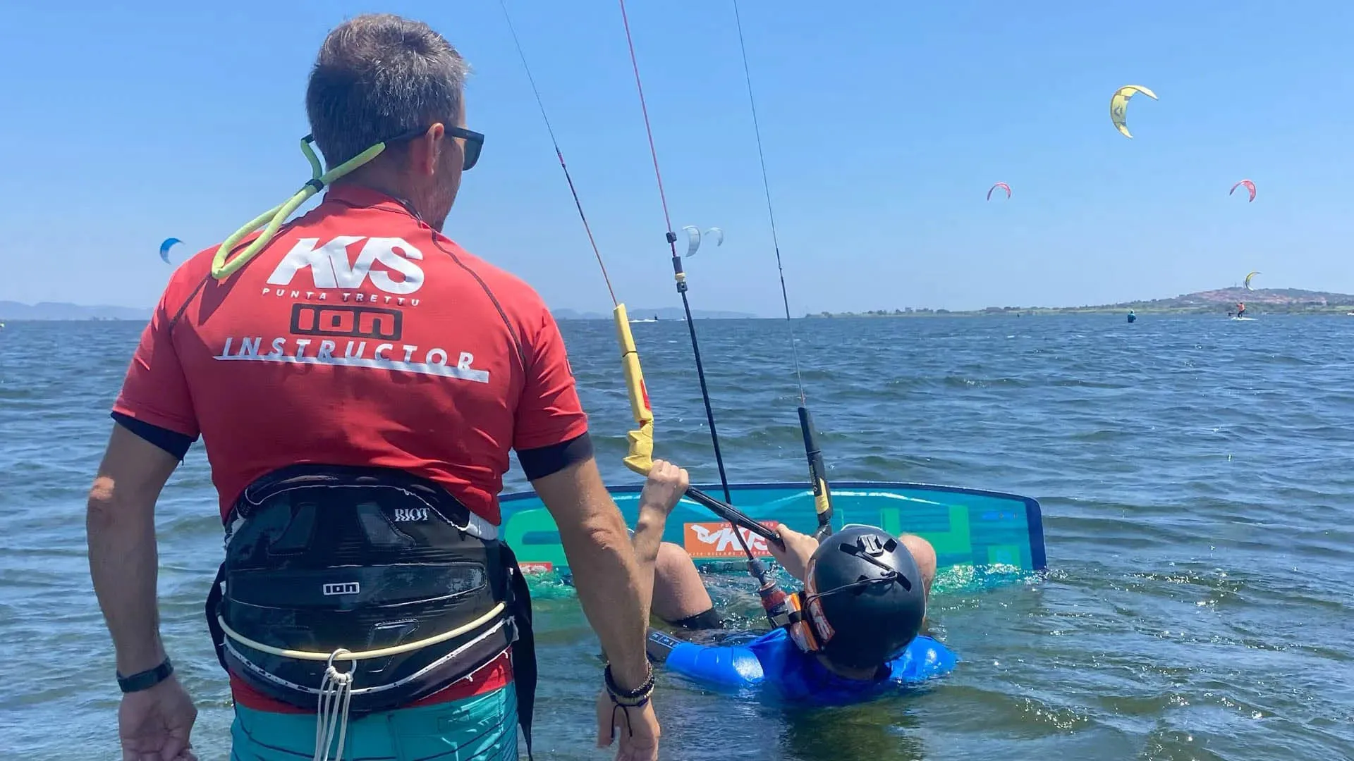 beginner kitesurf courses kite village sardegna banner