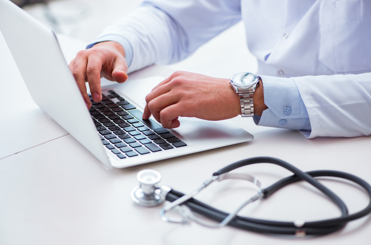 OptiMantra vs. Athenahealth: Side-by-Side Comparison for Specialty Practices