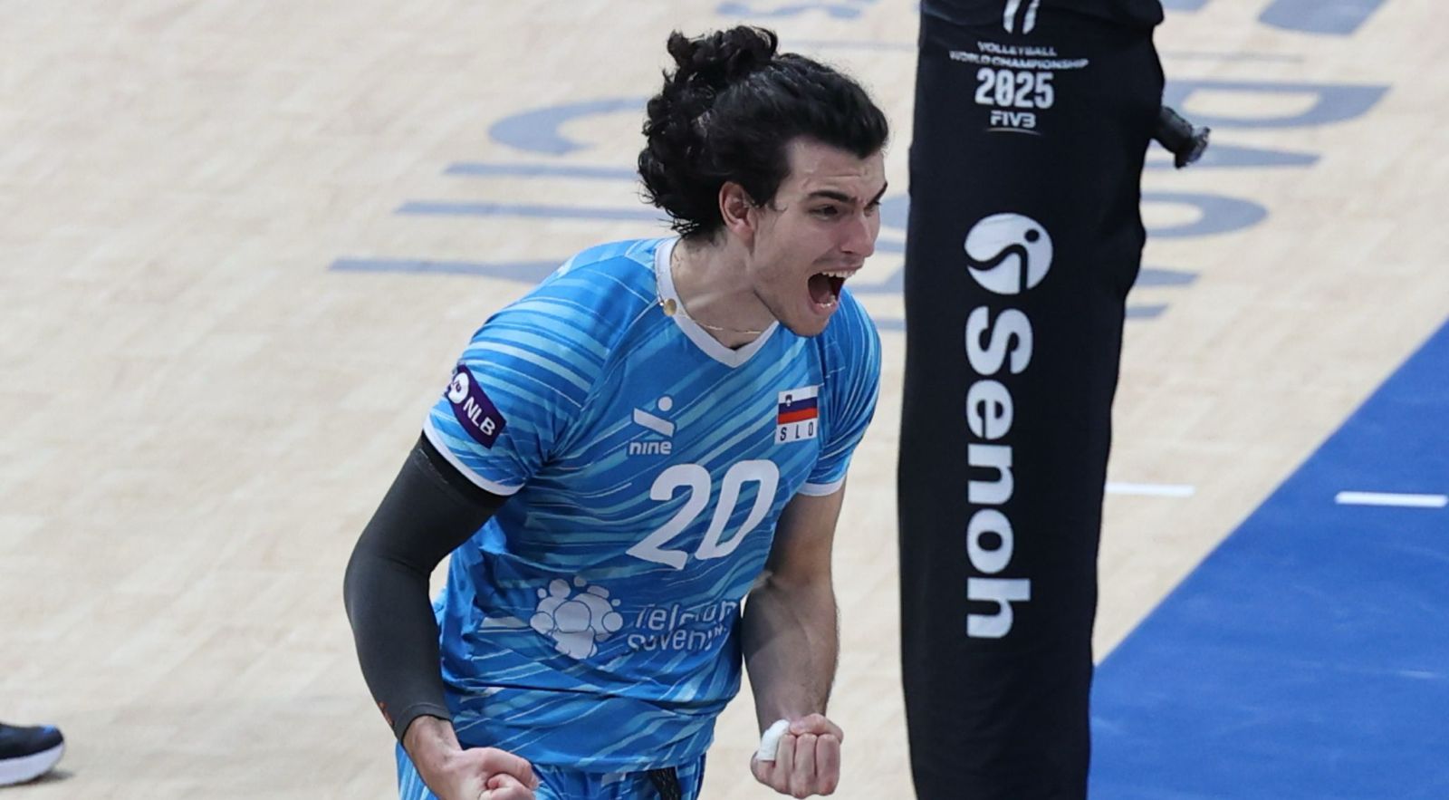 Slovenia makes quick work of Chile