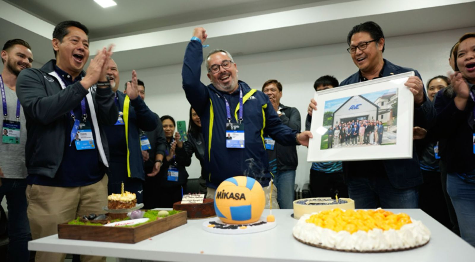 FIVB President celebrates birthday during Worlds 