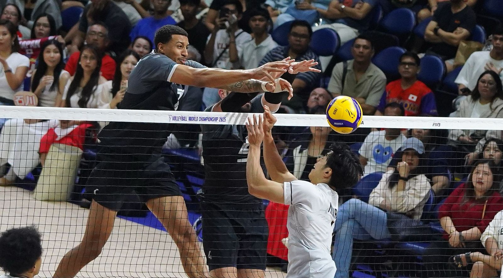 Canada eliminates Japan with straight-sets win, sets clash with Turkiye for pool lead