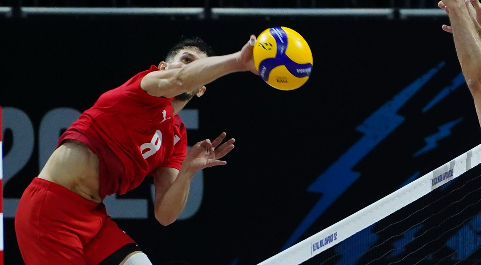 Ukraine regains confidence, outplays Algeria to stay in hunt