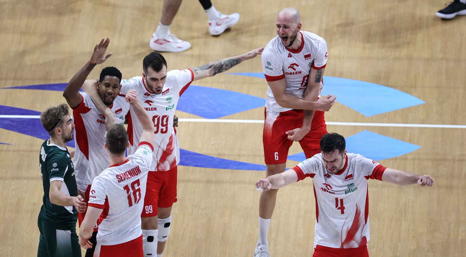 Poland takes down Canada, zooms to quarterfinals