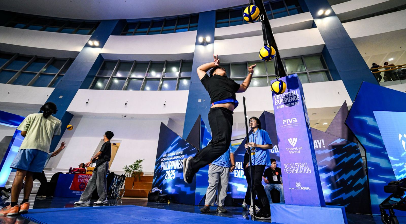 PNVF invites fans to test their skills in volleyball experience