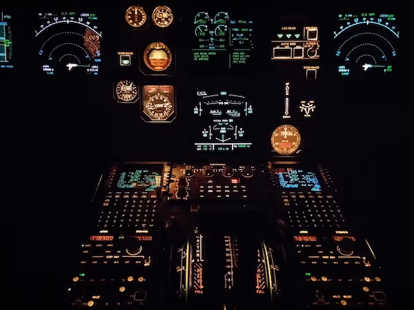 Learn how situational awareness works in aviation, how it is measured, and how AI improves real time safety and decision making in the cockpit and control systems.