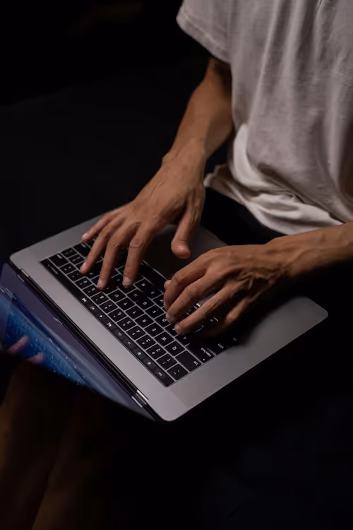 A guide to annotating image description datasets, descriptive language creation, object detailing, scene context for AI teams.
