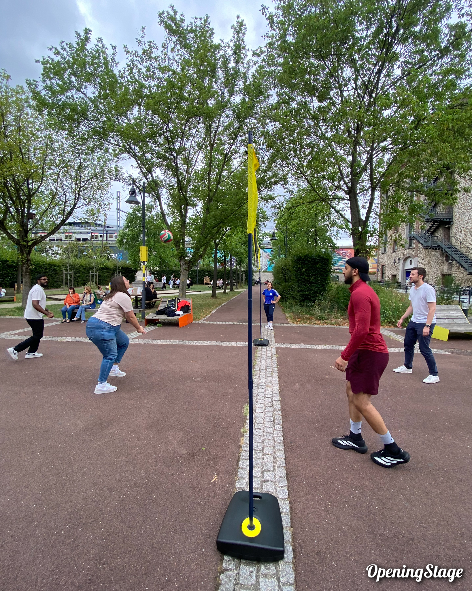 Une initiation au volley pour du team building