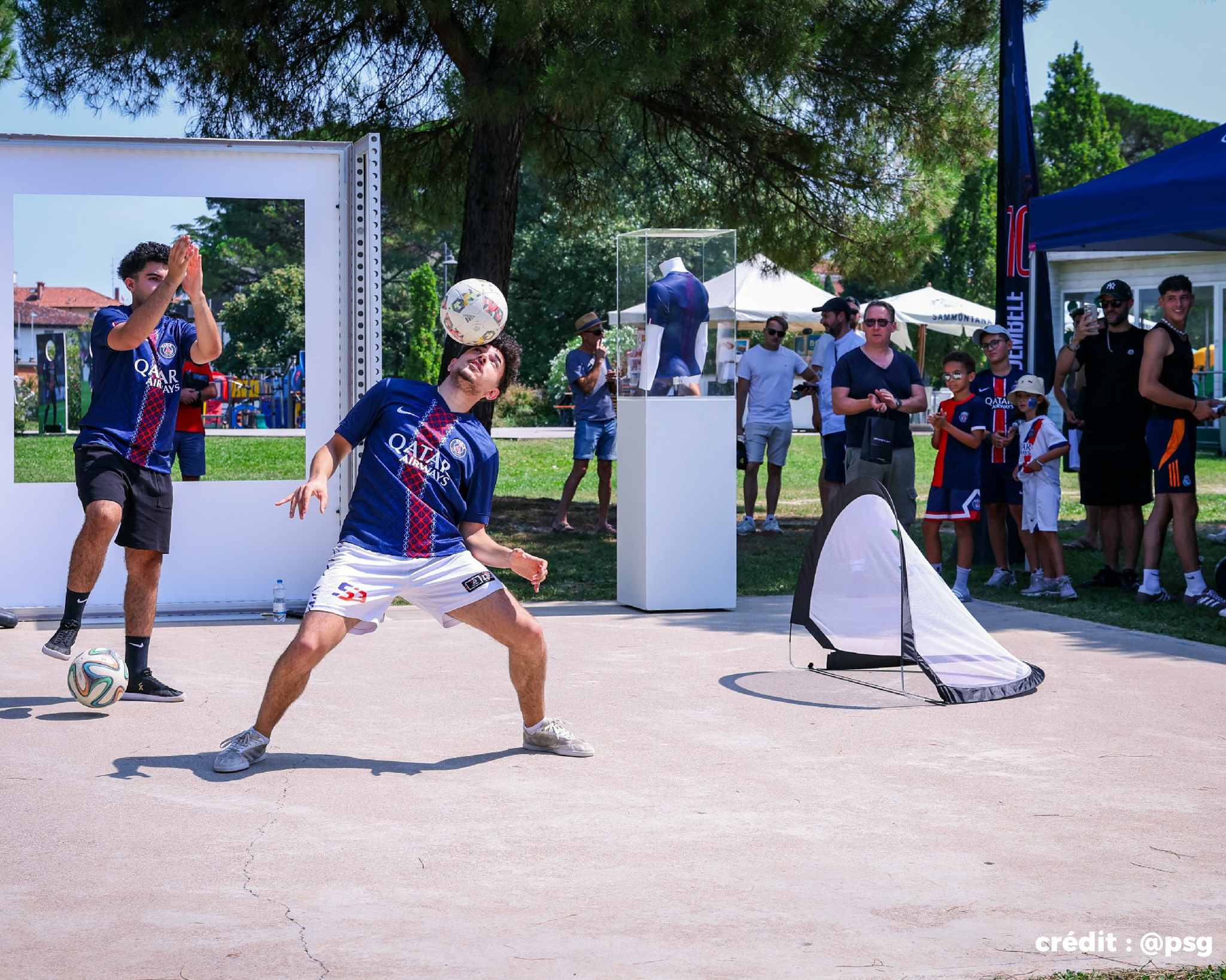 Nos foot freestylers font le show en Italie à Udine à l'occasion de la Supercoupe d'Europe opposant le Paris Saint-Germain et Tottenham 