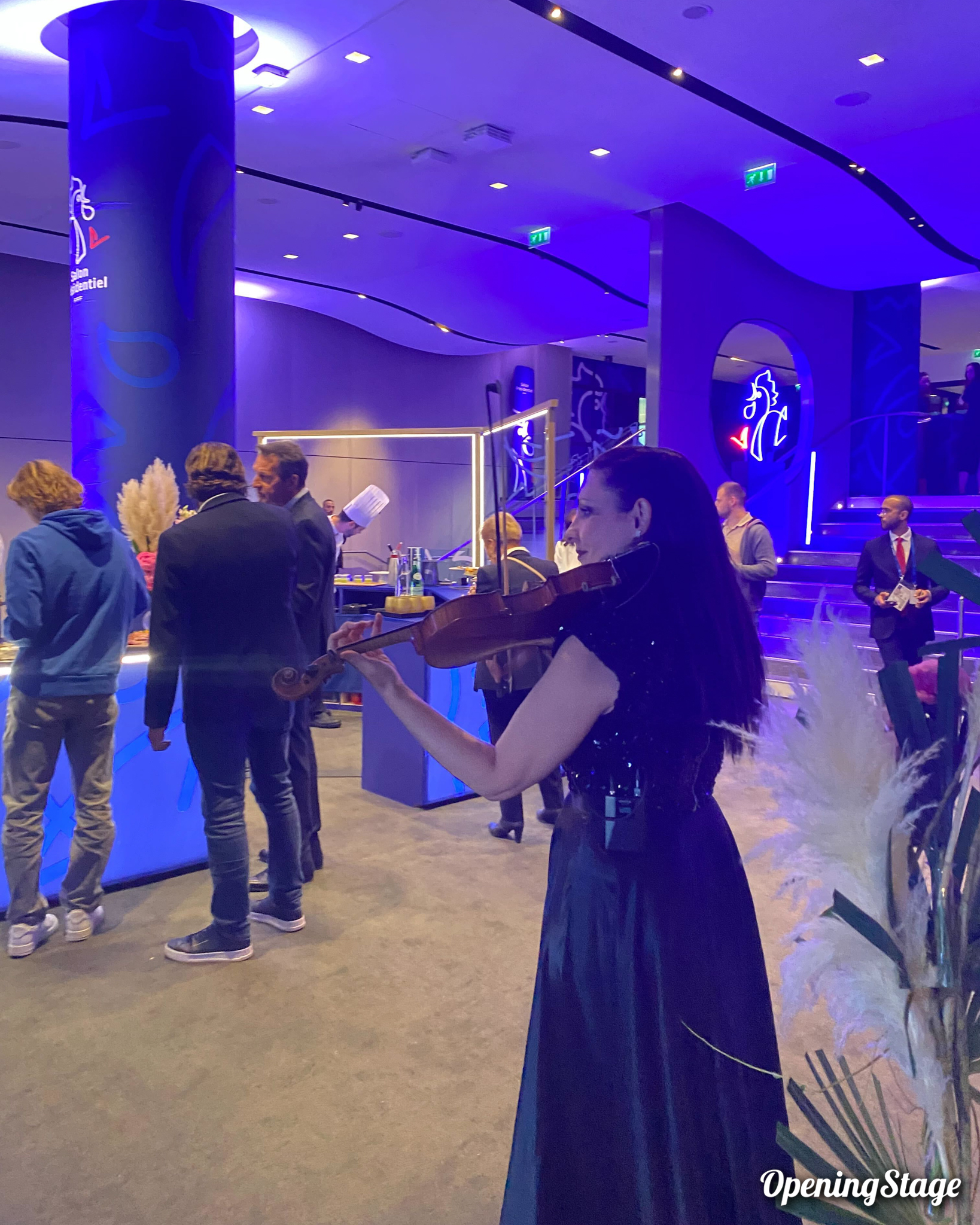 Notre DJ dans le salon présidentiel de la fédération française de football avant la finale de la coupe de France opposant le PSG et le stade de Reims