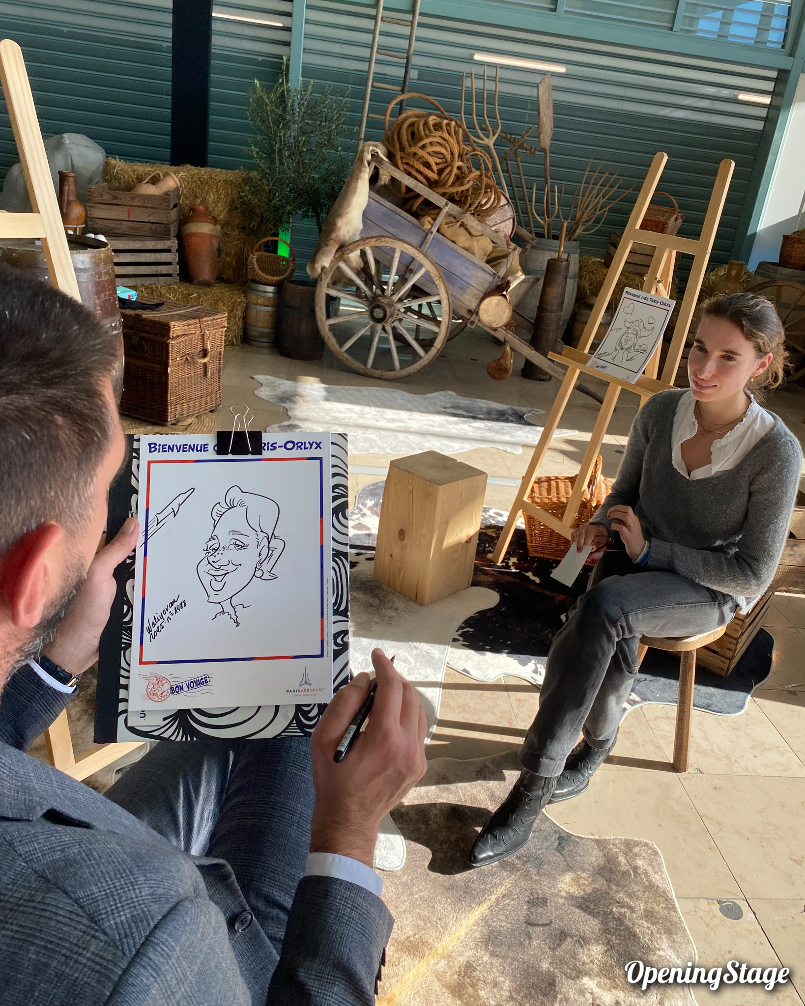 Notre caricaturiste à l'aéroport de Paris pour la sortie du nouvel album Astérix en Lusitanie