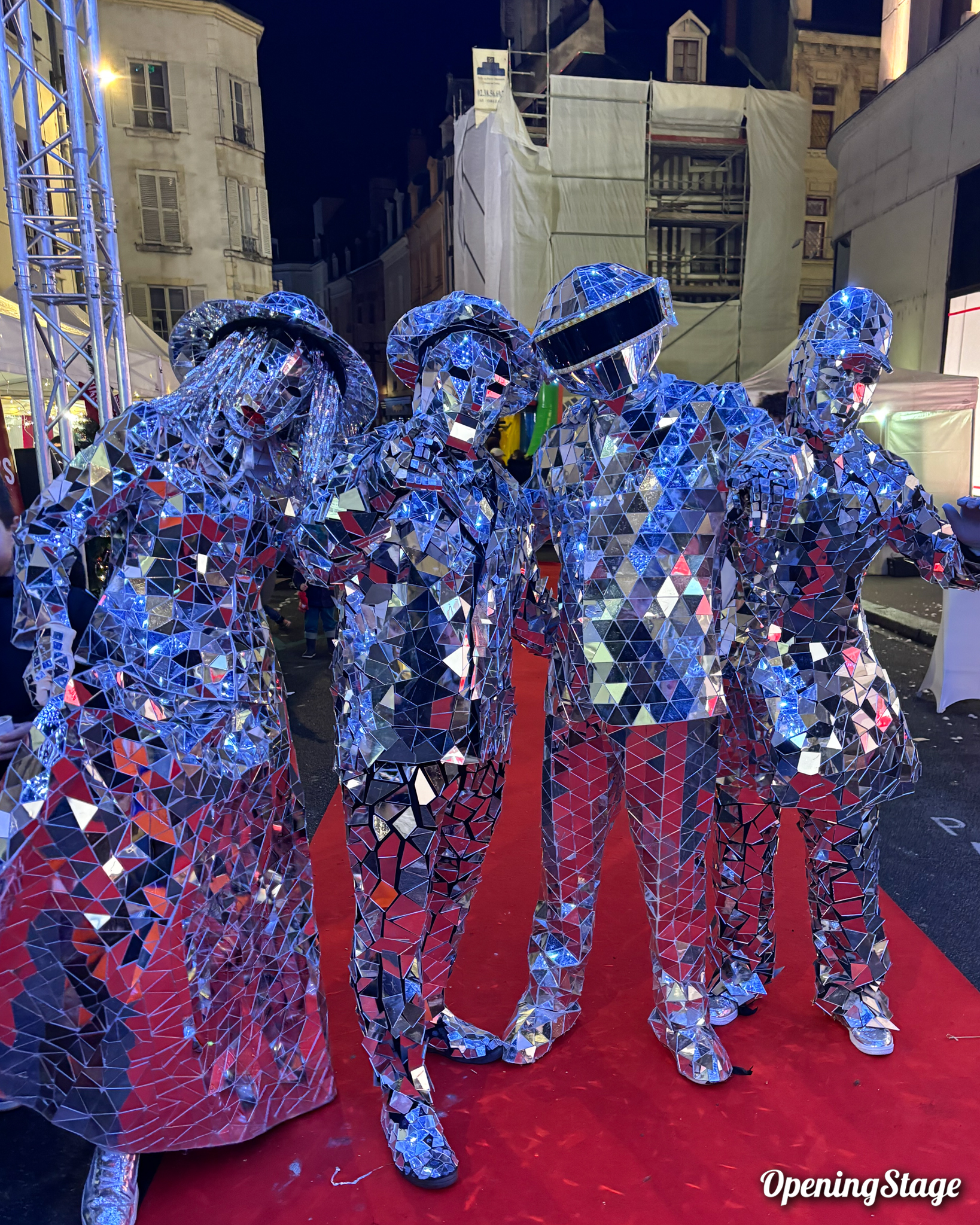 Nos danseurs miroir lors du lancement des illuminations de Noël au BHV Angers