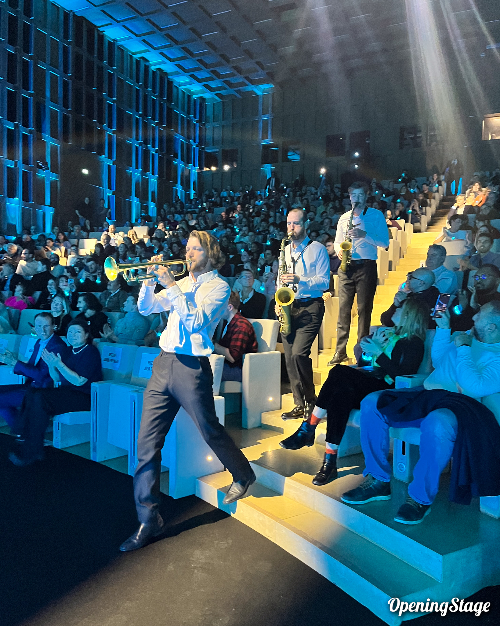 Notre fanfare crée un happening pour le showcase Disney + 