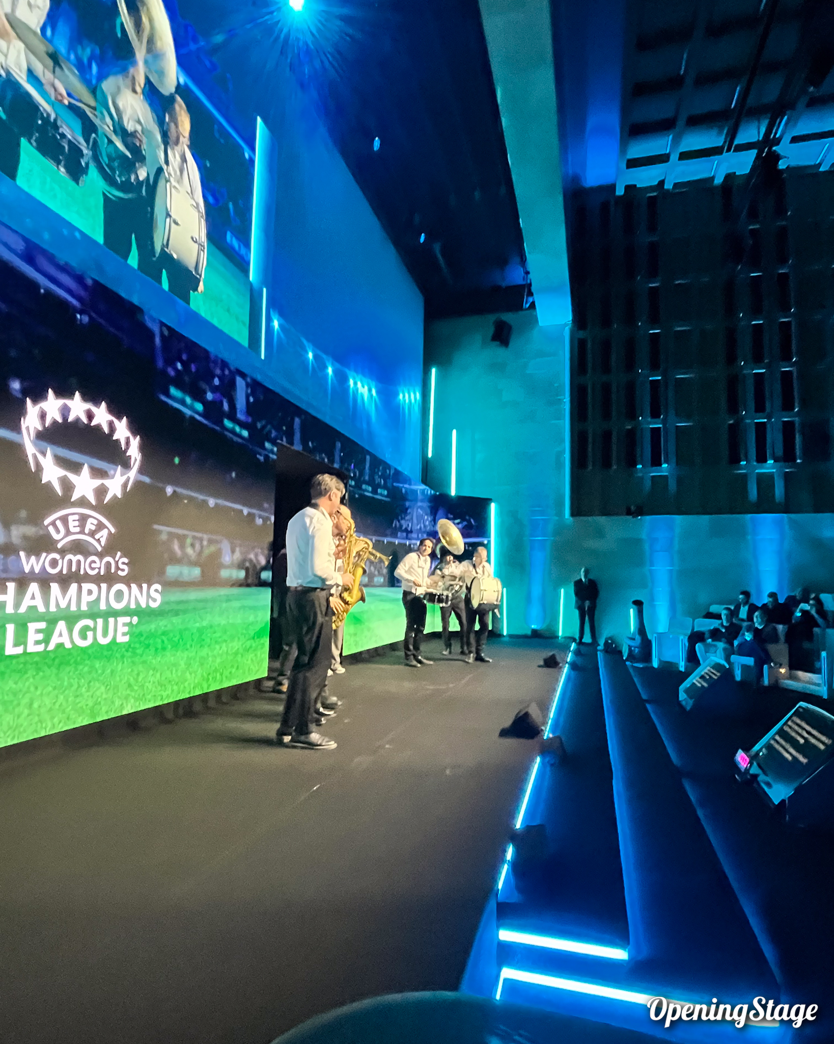 Notre fanfare crée un happening pour le showcase Disney + 