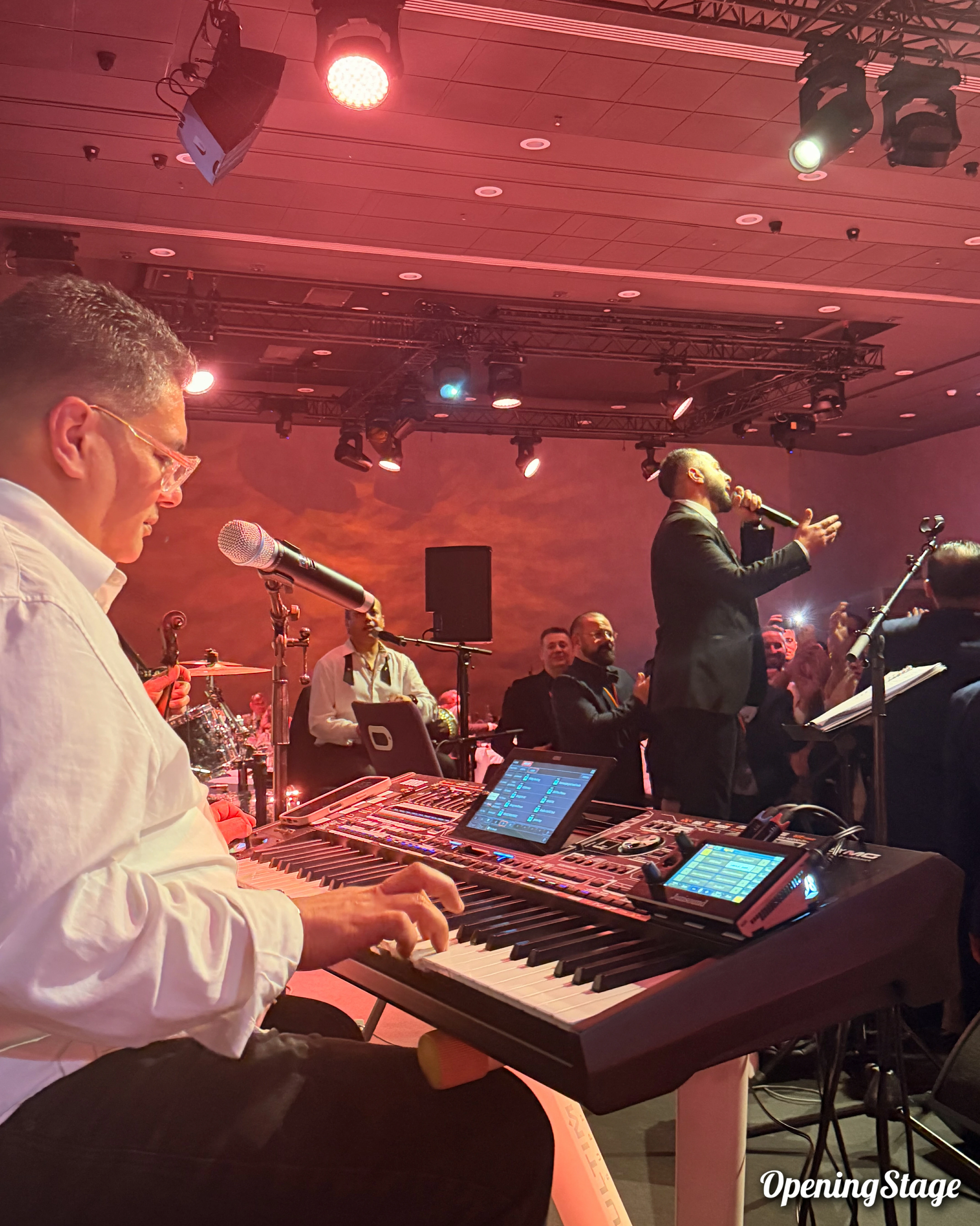 Notre groupe oriental au Paris Marriott Rive Gauche pour la soirée d'entreprise de la banque Attijariwafa Bank