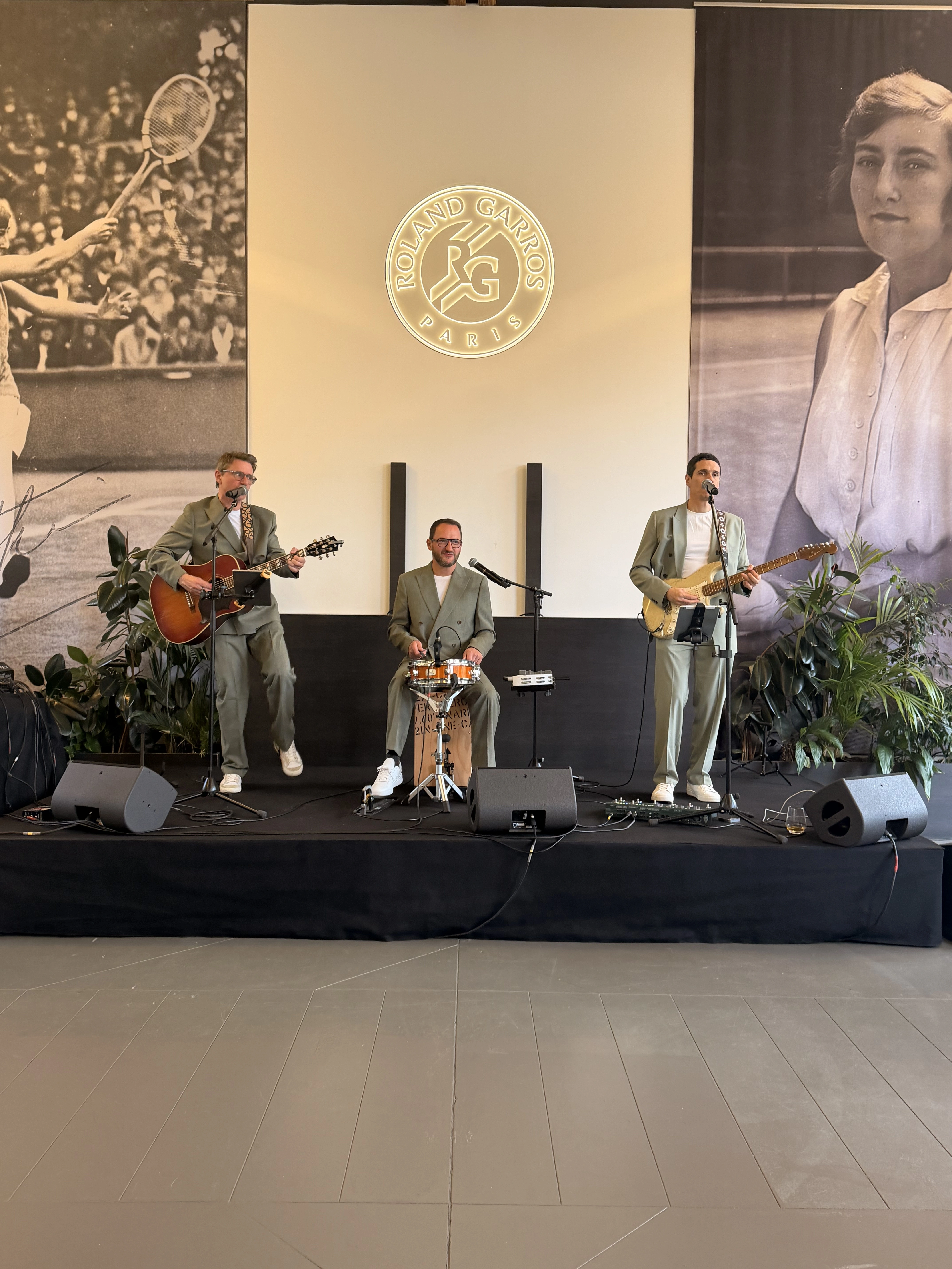 Notre groupe pop pour les collaborateurs de la fédération française de tennis avant Roland Garros