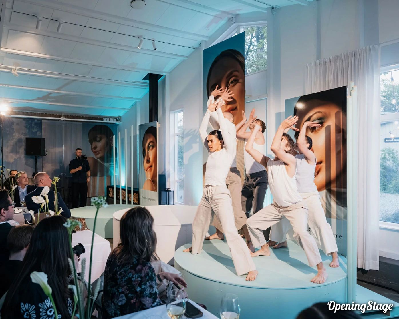 Des danseurs contemporains à Stockholm lors d'une soirée corporate