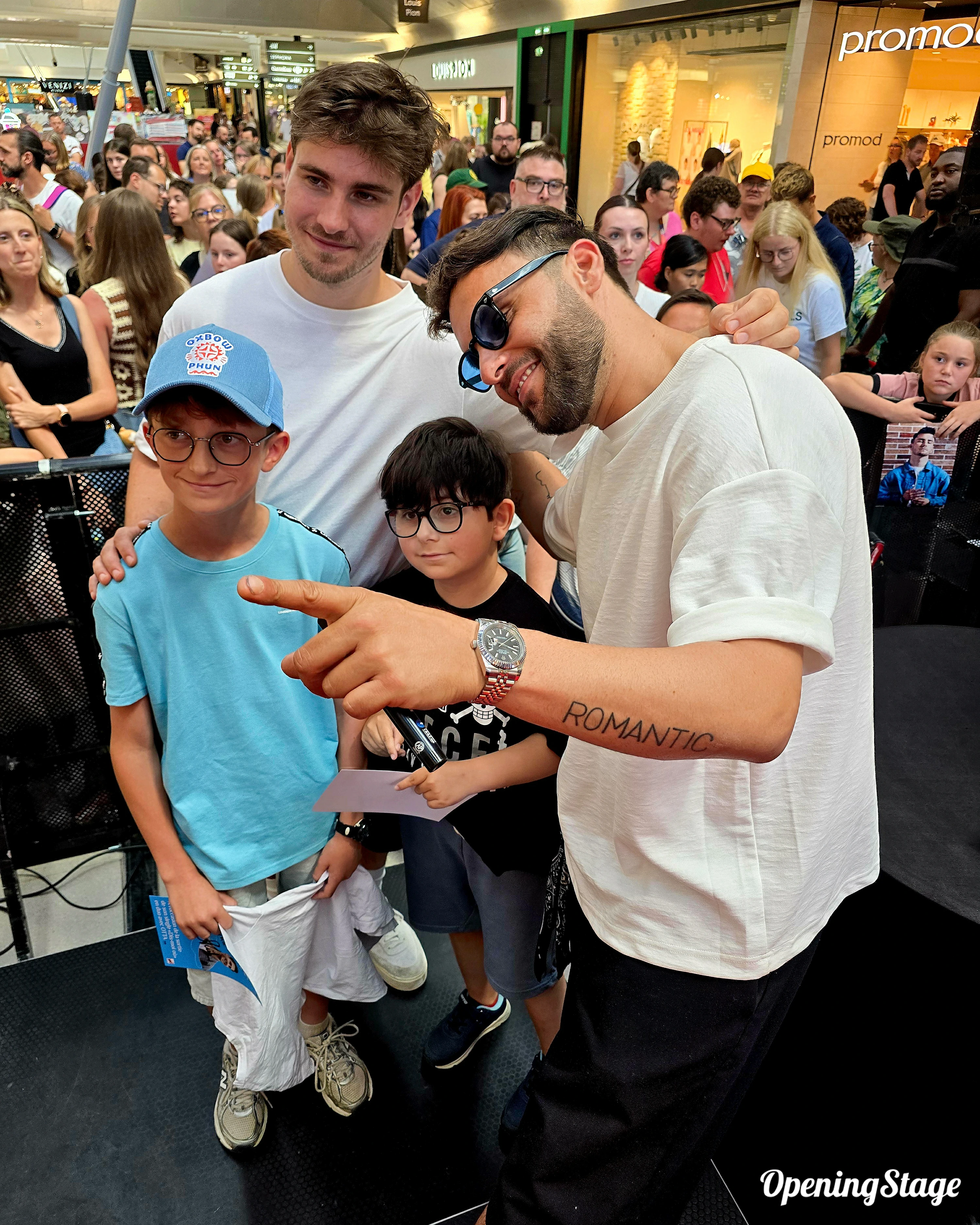 Julien Lieb & Otta en dédicace avec des fans à Cité Europe