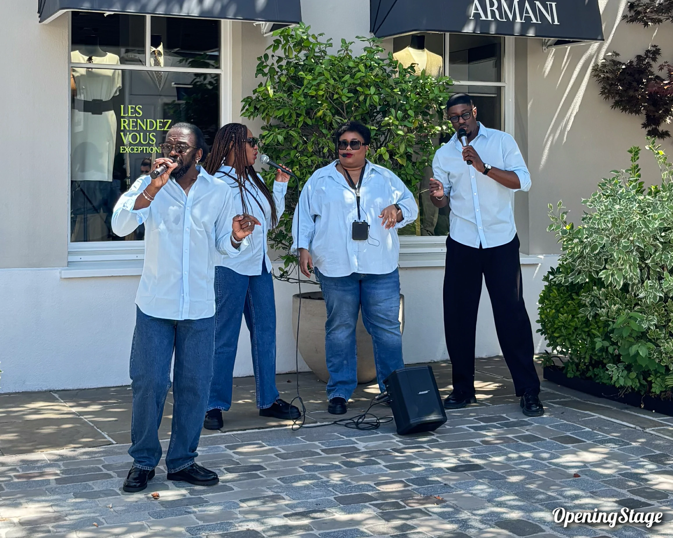 Notre gospel en déambulation à La Vallée Village pour la fête nationale