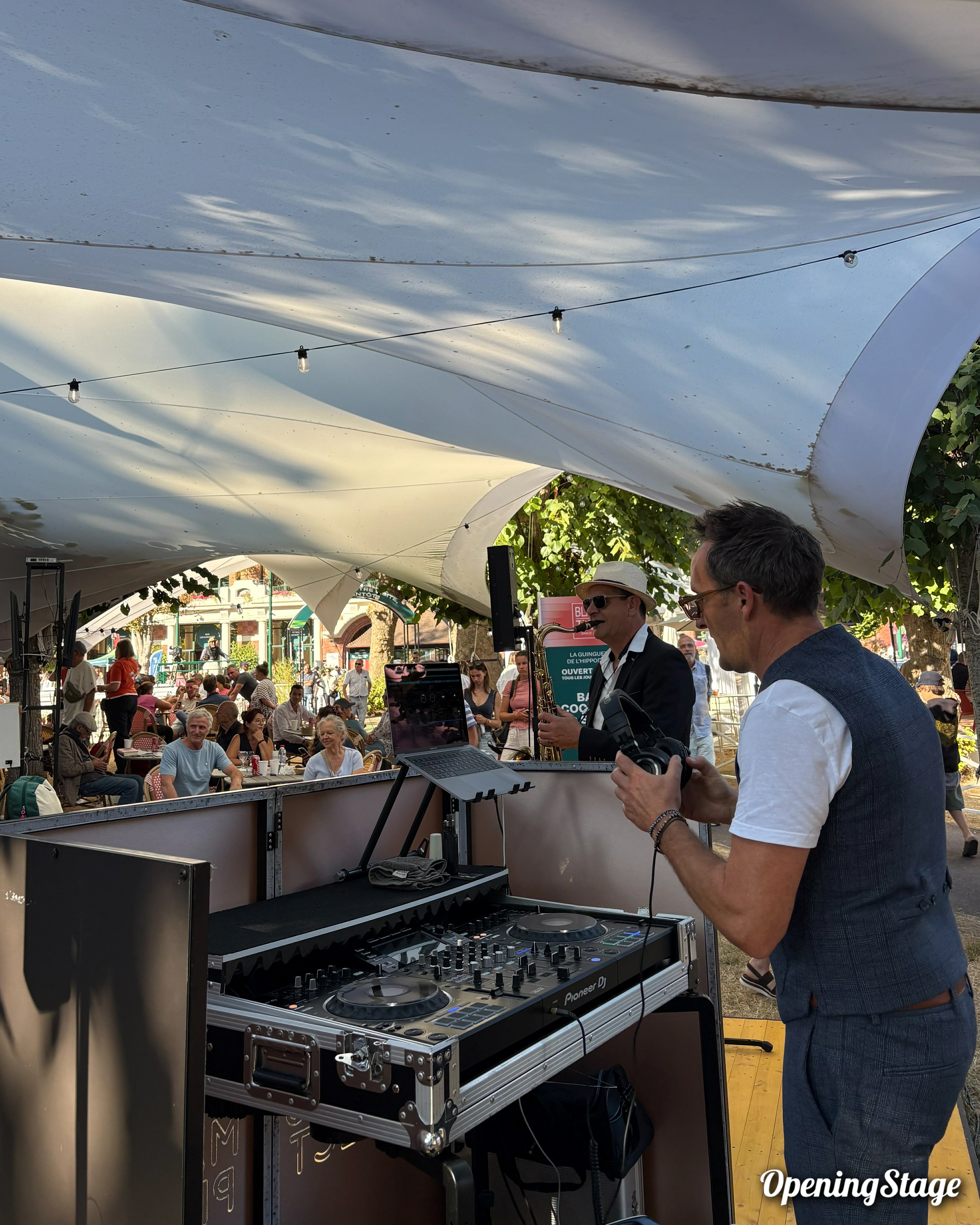 Notre DJ et notre saxophoniste anime l'hippodrome de Deauville pour France Galop