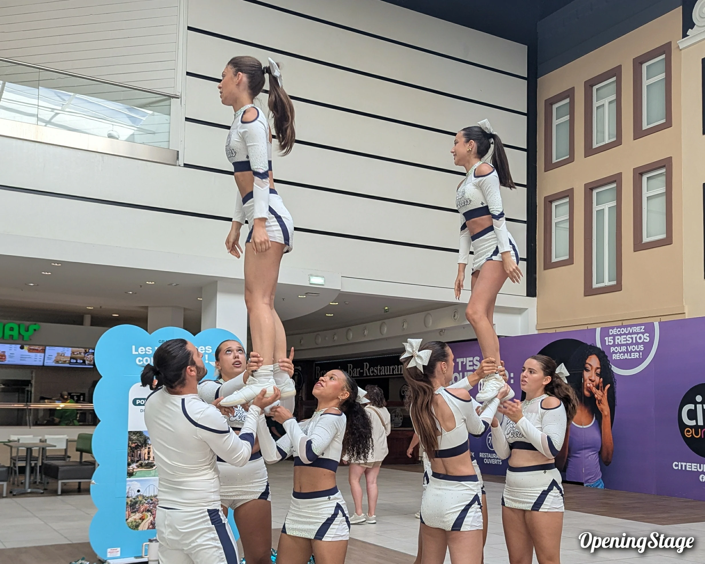 Show & Initiation de cheerleaders dans le centre commercial Cité Europe à Calais