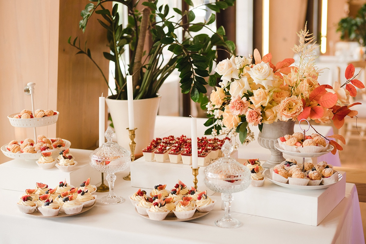 Baby shower dessert catering with soft colors and pregnancy-safe mocktails in Scottsdale.