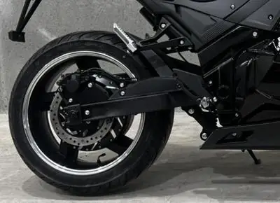 Rear wheel and swingarm of the Leki motorbike