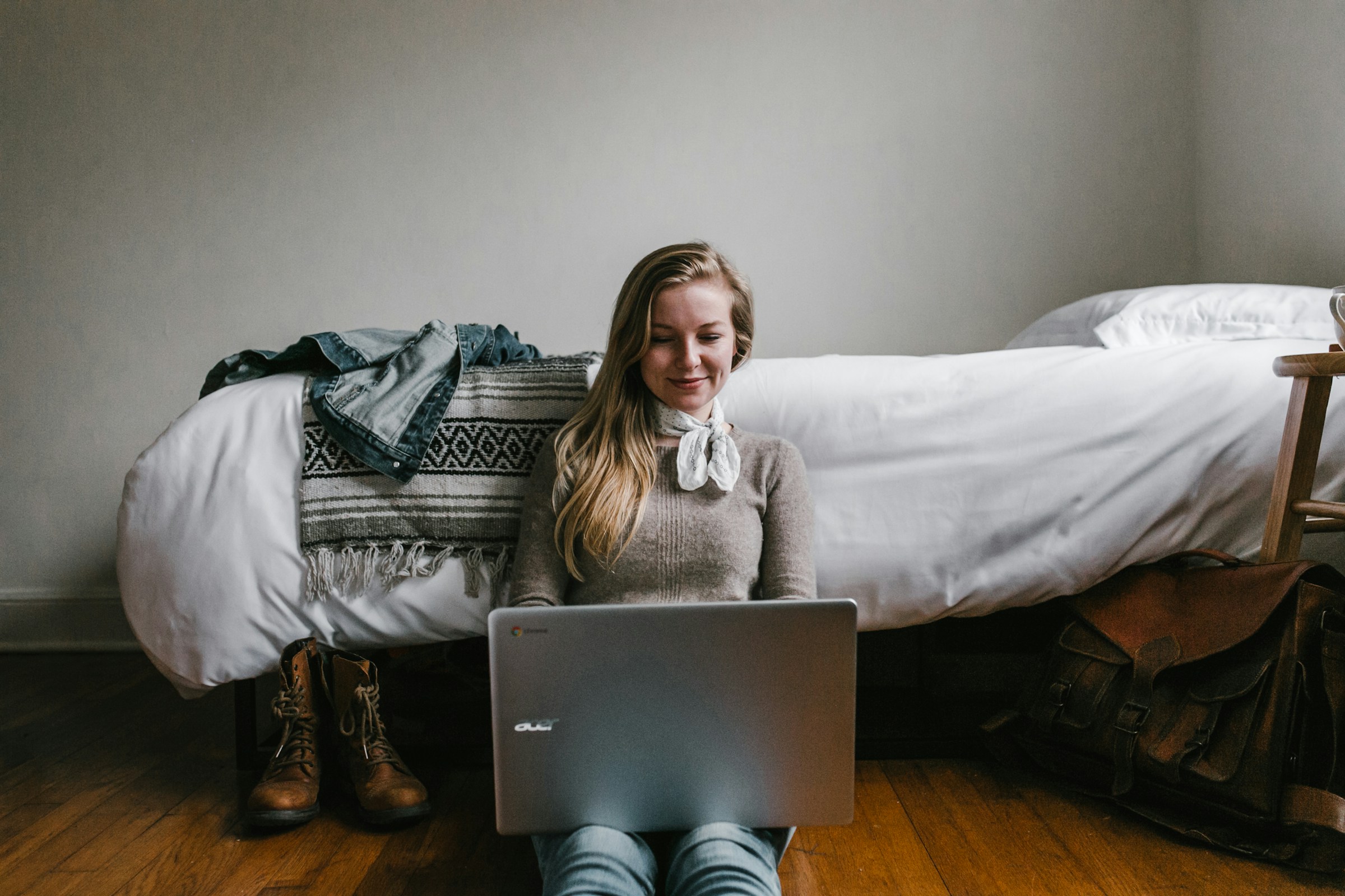 woman smiling - Day Trading Checklist