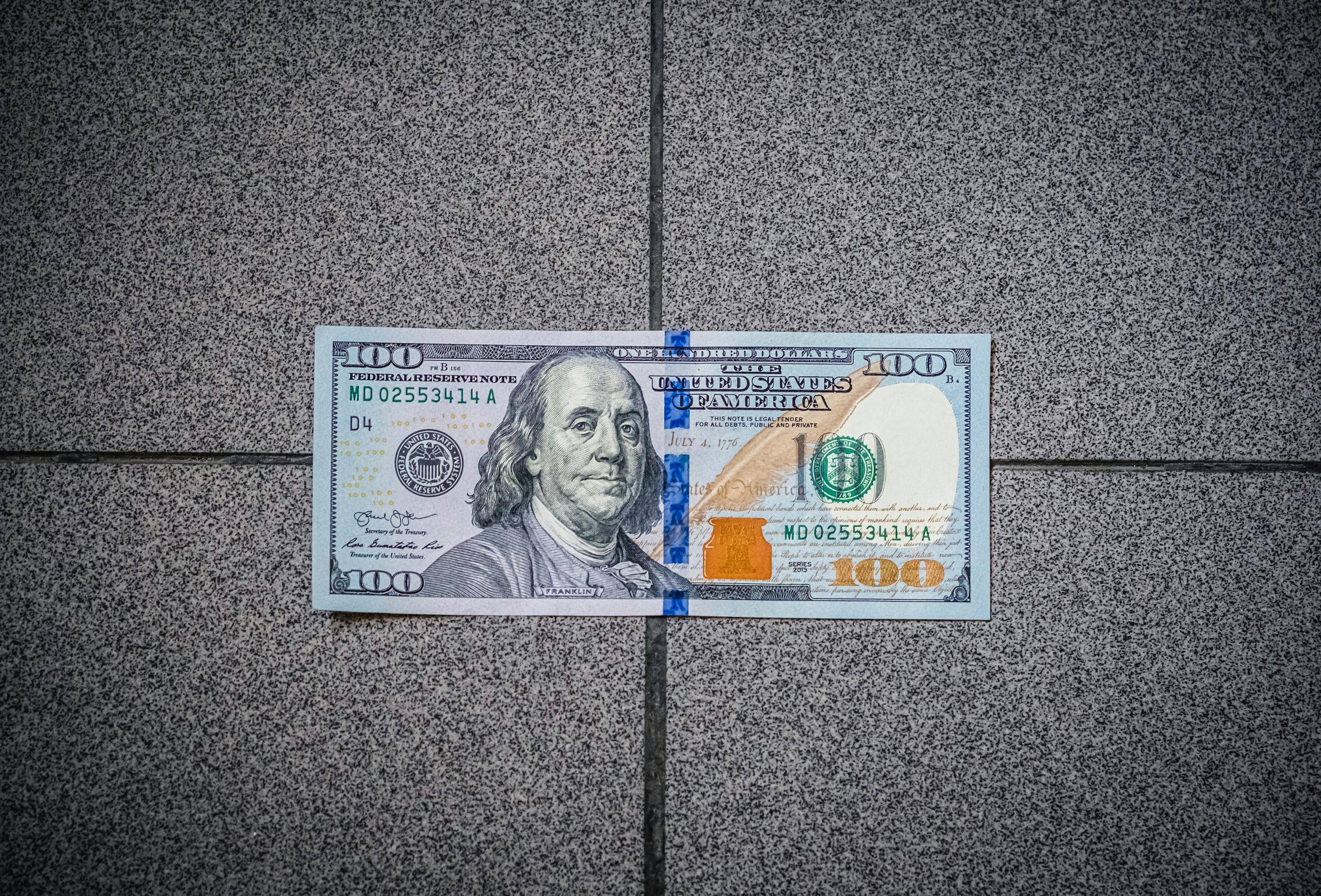 100 Dollar Bill - What Is A Lot Size In Forex