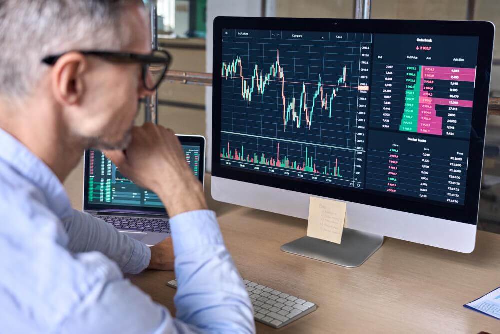 a trader thinking - Forex Trading Account Types
