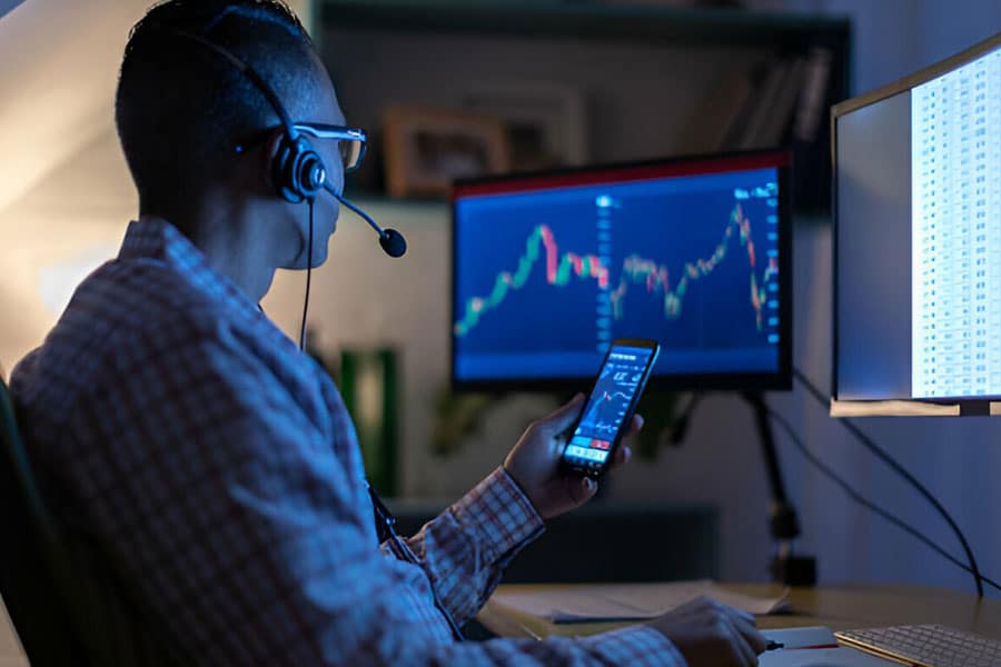 man trading - Best EA For Forex Trading