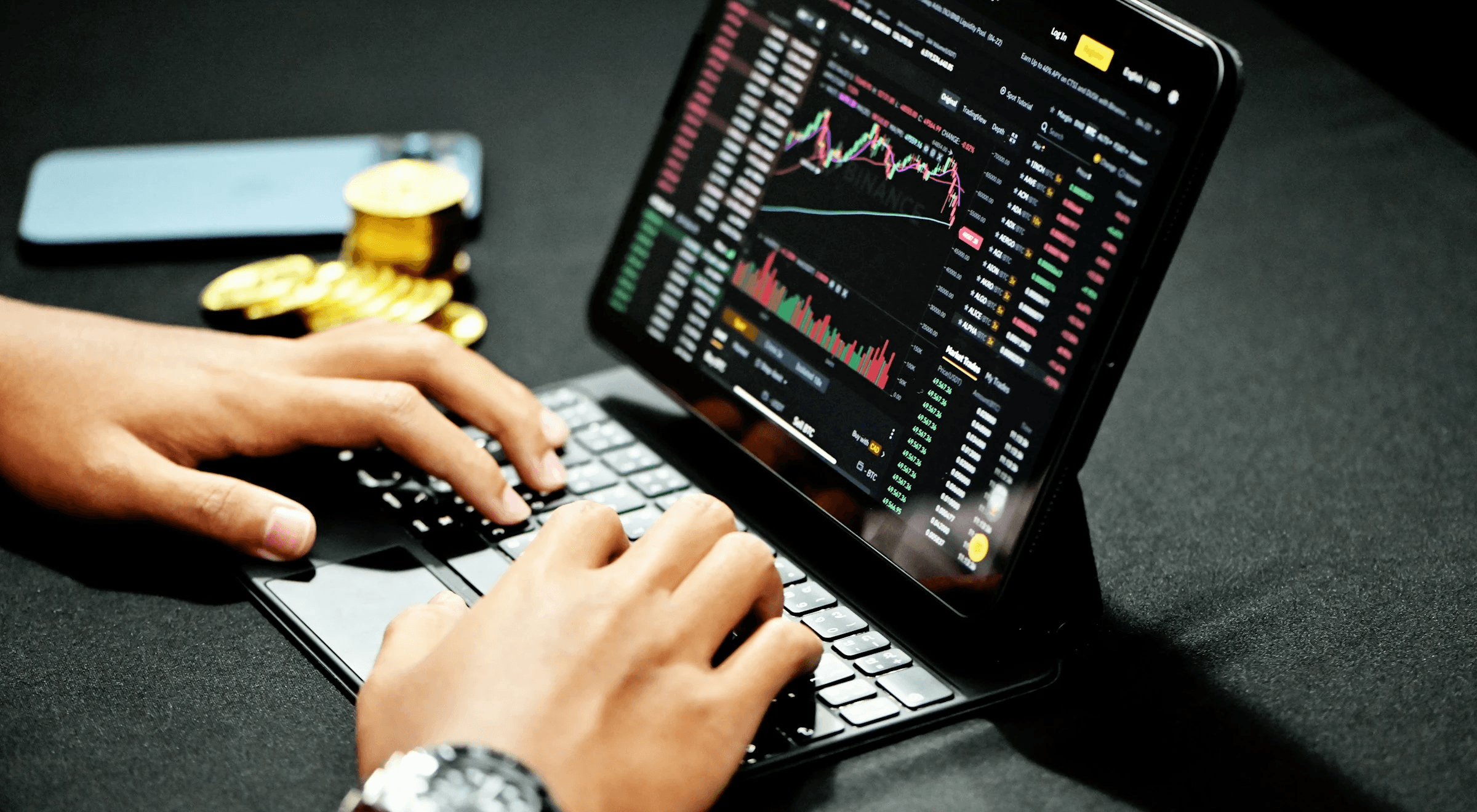 People using technology to make money - How To Start Day Trading For Beginners