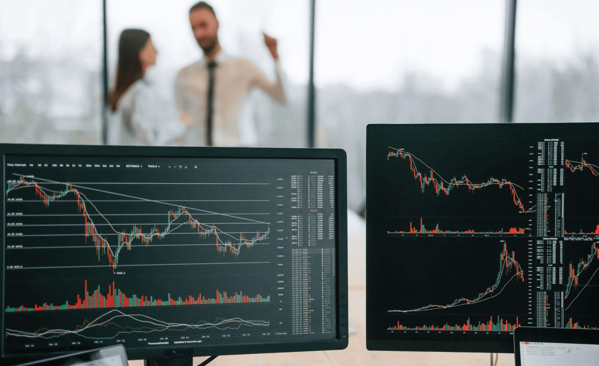 Stock market charts displayed on monitors - Best Practices for Backtesting Trading Strategies