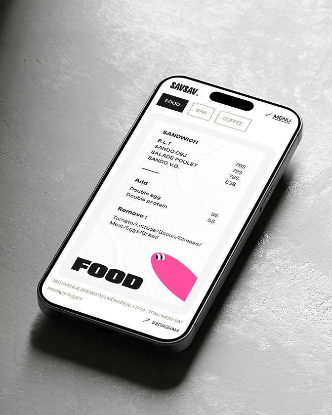 Un smartphone affiche une facture digitale SavSav avec le logo FOOD et un motif rose.