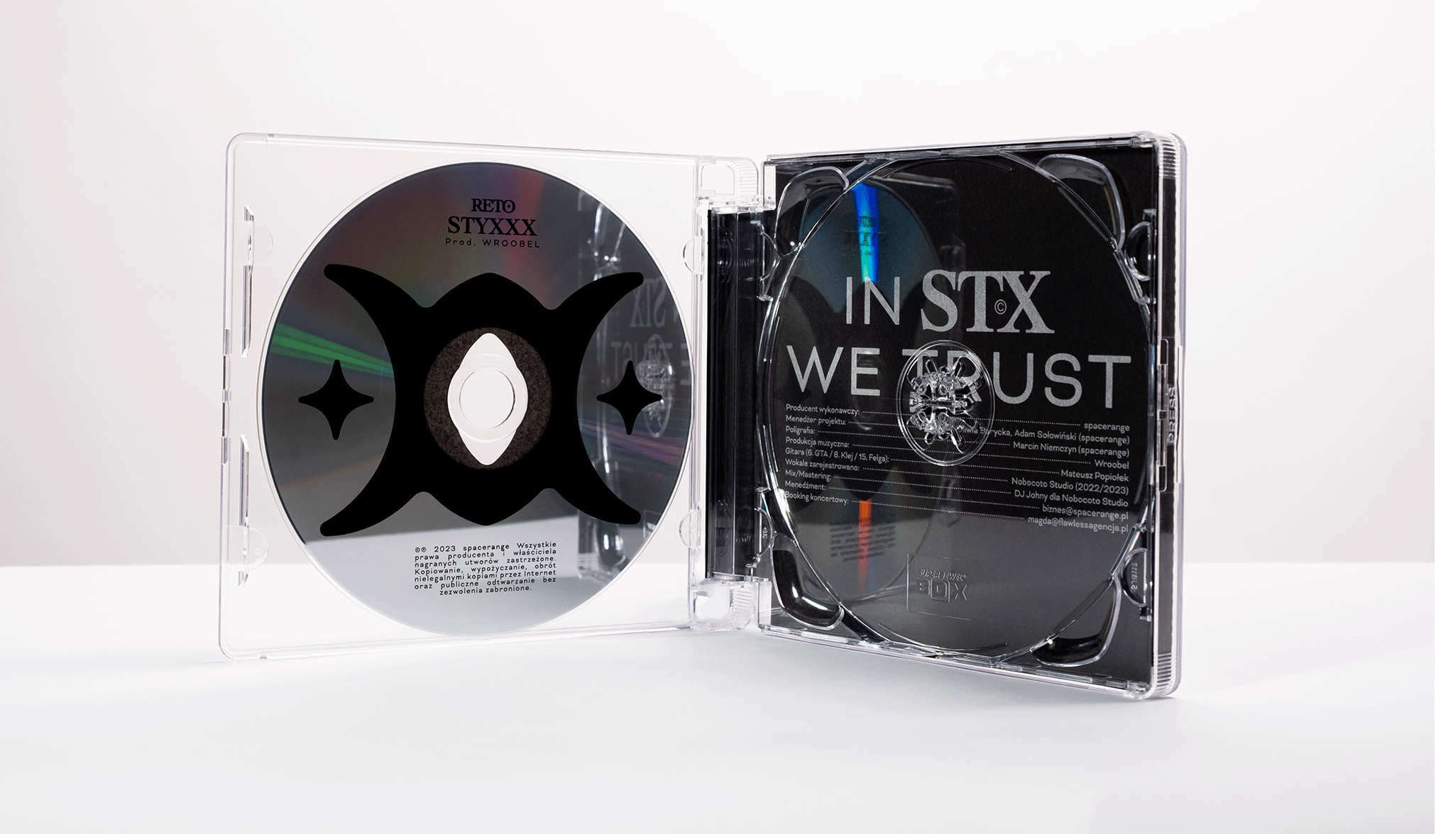 opened jewel case with cd in it