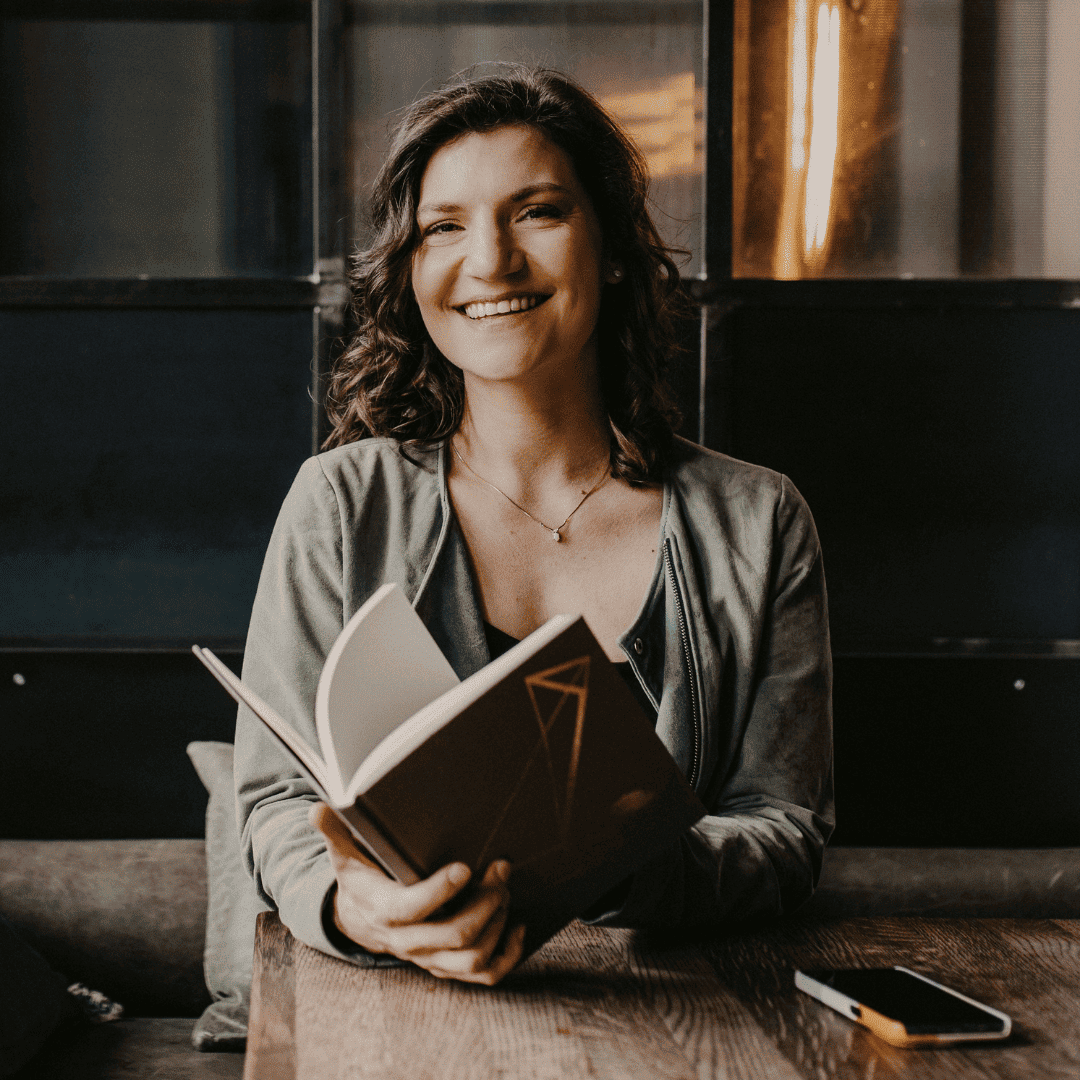 Beratungsgespräch Kunst Hochzeitsplanerin Lea Bächle