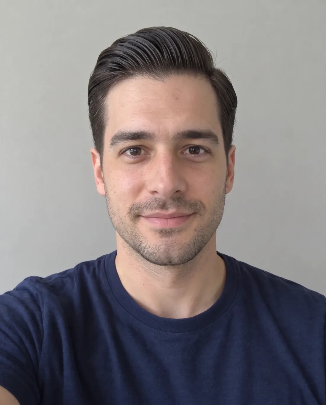 Slick back masculino clássico penteado para o lado