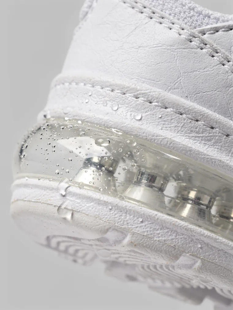 Sneaker air cushion up close