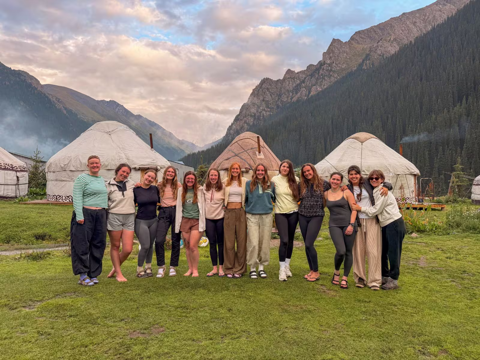 Women with mountains group trip