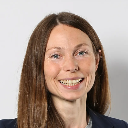 Dr. Anne-Kathrin Bronsert- Teambuilding Coach