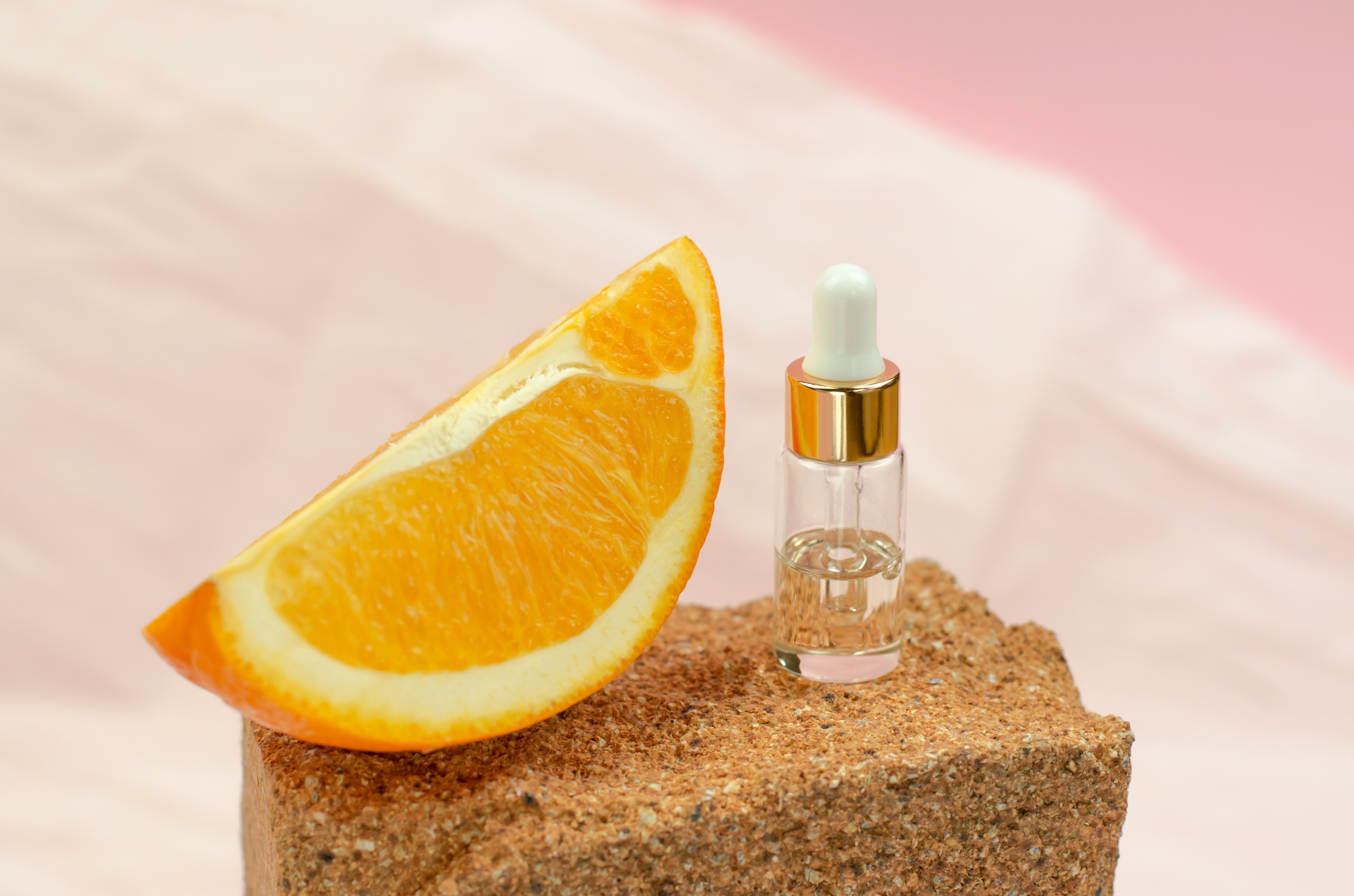 Lifting facial no invasivo con vitamina C para luminosidad en Clínica Vyctoria Logroño